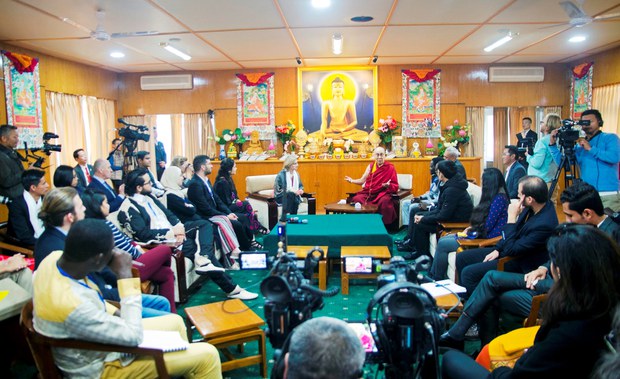 ༧གོང་ས་མཆོག་གིས་དབུ་བཞུགས་ཐོག་ཞི་བདེའི་གོང་འཕེལ་ཐད་བགྲོ་གླེང་སྐབས། ༢༠༡༩།༡༠།༢༣