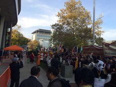 ༧གོང་ས་མཆོག་གིས་Princetonམཐོ་རིམ་གཙུག་ལག་སློབ་གྲྭ་ཆེན་མོར་ཕེབས་སྐབས་བོད་མི་ཚོས་ཕེབས་བསུ། ༢༠༡༤།༡༠།༢༨
