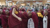 ༧གོང་ས་མཆོག་གིས་བཙན་བྱོལ་བོད་མིའི་གཏན་ཉིན་སློབ་གྲྭ་ཁག་གི་དགེ་རྒན་རྣམས་ལ་བཀའ་སློབ་གནང་སྐབས། ༢༠༡༧།༦།༨