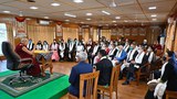 ༧གོང་ས་མཆོག་གིས་ཡོ་རོབ་གྲོས་ཚོགས་དང་མེཀ་སི་ཁོ་བཅས་ཀྱི་གྲོས་ཚོགས་འཐུས་མི་ཁག་ཅིག་དང་མཇལ་མོལ་གནང་སོང་།