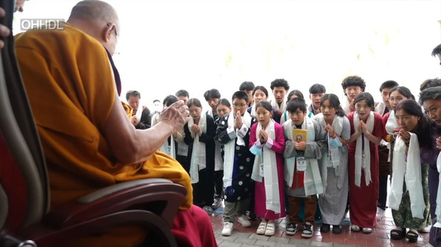 གཞོན་སྐྱེས་ཚོས་བོད་ཀྱི་སྐད་དང་ཡི་གེ་དེ་མ་བརླག་པ་བྱེད་དགོས། ༧གོང་ས་མཆོག་གིས།