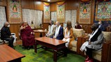 ༧གོང་ས་མཆོག་གིས་འཛམ་གླིང་གི་ཡུལ་ལུང་ཁག་བཅུ་གཉིས་ཀྱི་གཞོན་སྐྱེས་ཞི་བདེའི་ལས་དོན་པ་རྣམས་དང་མཇལ་མོལ་གནང་འདུག