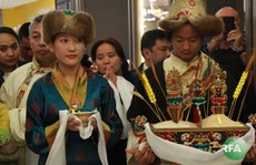 ༧གོང་ས་མཆོག་ཨོ་སི་ཌི་ལི་ཡར་ཞབས་སོར་བདེ་བར་འཁོད་སྐབས། ༢༠༡༥།༦།༤ 