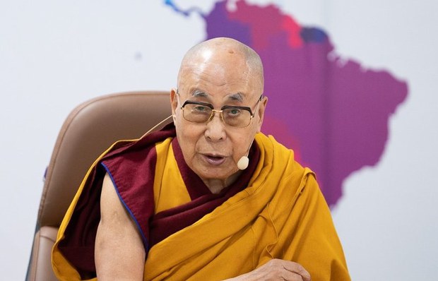 ལྡི་ལིར་ཡོད་པའི་ཐེ་ཝན་གྱི་ཚོང་པའི་ལྷན་ཚོགས་ཀྱི་ཚོགས་མི་ཚོས་༧གོང་ས་མཆོག་གི་མཇལ་ཁ་ཞུས་འདུག
