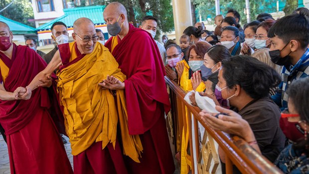 ཉིན་ལྟར་སེམས་ཞི་བདེ་ངང་གནས་པ་ཡིན་ན་ཁྱིམ་ཚང་དང་སྤྱི་ཚོགས་ནང་དུའང་ཞི་བདེ་ཡོང་གི་རེད། ༧གོང་ས་མཆོག་གིས།