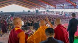 བོད་མི་དང་ཧི་མཱ་ལ་ཡའི་རི་རྒྱུད་ཁུལ་གྱི་ཆོས་ཞུ་བ་ཚོས་བཀའ་ཆོས་ཞུ་བའི་ཕྱག་འཁྱེར་ཞུ་དགོས་ཀྱི་མེད་པ་བསྒྲགས་འདུག