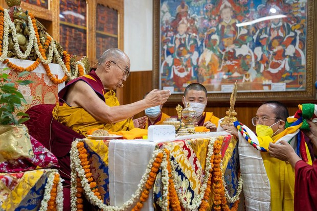 ༸གོང་ས་མཆོག་གིས། རྒྱ་གཞུང་གིས་བོད་མིའི་ཆོས་དད་རང་དབང་ཐད་དྲག་གནོན་བྱས་ཀྱང་དད་སེམས་ནི་ནམ་ཡང་བརླག་མེད་ཅེས་བཀའ་སྩལ་བ།