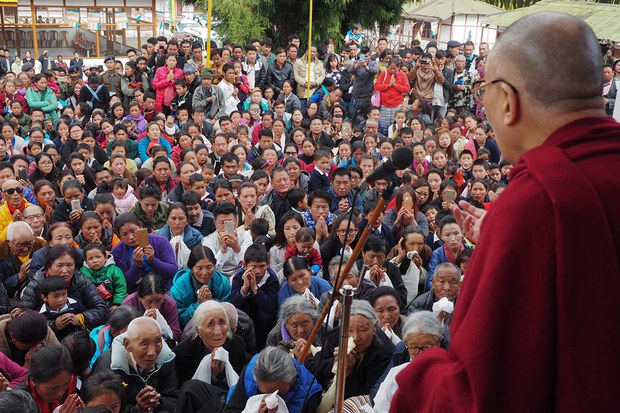 ༧གོང་ས་མཆོག་གིས་བསྟན་འཛིན་སྒང་གི་བོད་མི་དང་དད་ལྡན་པ་ཚོར་བཀའ་སློབ་གནང་བཞིན་པ། ༢༠༡༧།༤།༤
