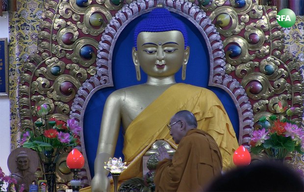 ༧གོང་ས་མཆོག་གིས་རྒྱ་གར་གྱི་ནང་བ་ཚོར་གསུང་ཆོས་གནང་སྐབས། ༢༠༡༦།༦།༧