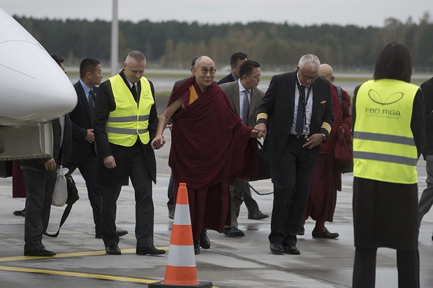 ༧གོང་ས་སྐྱབས་མགོན་ཆེན་པོ་མཆོག་ཤར་ཡོ་རོབ་ཀྱི་ཡུལ་གྲུ་(Latvia)ནང་ཕེབས་སྐབས། ༢༠༡༦།༡༠།༩