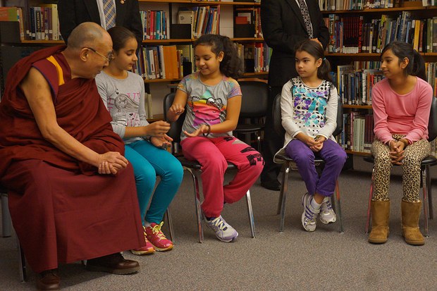 ༧གོང་ས་མཆོག་གིས་ཝན་ཁོའུ་ཝར་མཛད་འཆར་བསྐྱངས་བཞིན་པ། ༢༠༡༤།༡༠།༡༡