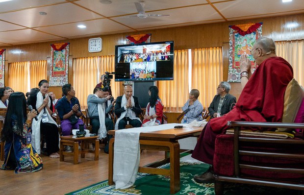 སྤྱི་ནོར་༧གོང་ས་སྐྱབས་མགོན་ཆེན་པོ་མཆོག་གིས་ཝིཡེཏ་ནམ་མི་སེར་ཁག་གཅིག་ལྷན་དུ་བཀའ་དྲིར་བཀའ་ལན་གནང་སྐབས། ༢༠༡༨།༥།༢༡ སྤྱི་ནོར་༧གོང་ས་སྐྱབས་མགོན་ཆེན་པོ་མཆོག་གིས་ཝིཡེཏ་ནམ་མི་སེར་ཁག་གཅིག་ལྷན་དུ་བཀའ་དྲིར་བཀའ་ལན་གནང་སྐབས། ༢༠༡༨།༥།༢༡