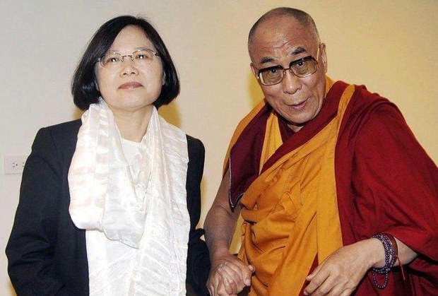 ཐེ་ཝན་གྱི་སྲིད་འཛིན་གསར་པ་ལྕམ་Tsai Ing Wenམཆོག་༧གོང་ས་མཆོག་དང་མཇལ་སྐབས། ༢༠༠༩