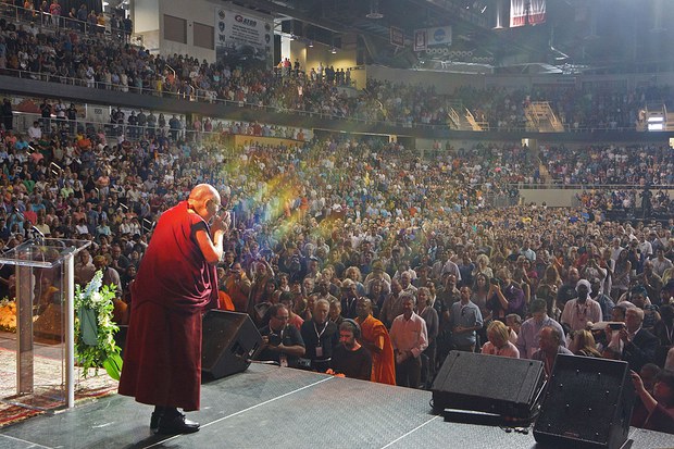 ༧གོང་ས་མཆོག་གིས་ཨ་རིར་མཛད་འཕྲིན་སྐྱོང་སྐབས་དད་ལྡན་མི་མང་ལ་འཚམས་འདྲི་གནང་བཞིན་པ། ༢༠༡༦།༦།༢༥ ༧གོང་ས་མཆོག་གིས་ཨ་རིར་མཛད་འཕྲིན་སྐྱོང་སྐབས་དད་ལྡན་མི་མང་ལ་འཚམས་འདྲི་གནང་བཞིན་པ། ༢༠༡༦།༦།༢༥