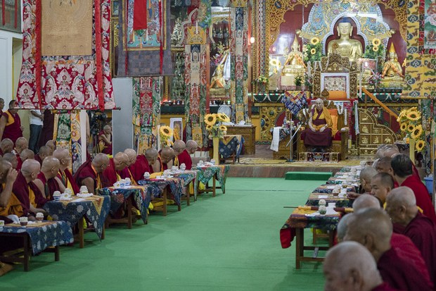 ༧གོང་ས་མཆོག་འབྲས་སྤུངས་བླ་སྤྱིའི་འདུ་ཁང་དུ། ༢༠༡༦།༧།༡