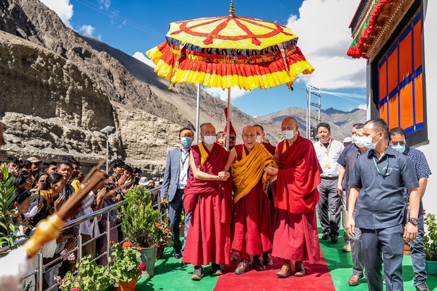 ༸གོང་ས་མཆོག་གིས། སེམས་ལ་ཞི་བདེ་བྱུང་ན་བདེ་སྐྱིད་ངོ་མ་དེ་ཡོང། ཞེས་བཀའ་སྩལ་བ།