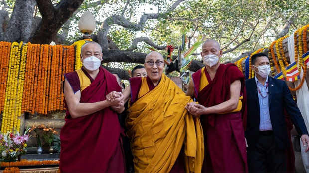 ༸གོང་ས་མཆོག་ནས་གནས་མཆོག་རྡོ་རྗེ་གདན་གྱི་བྱང་ཆུབ་མཆོད་རྟེན་ཆེན་མོར་གནས་གཟིགས་མཛད་སྐབས། བོད་ཀྱི་བདེན་མཐའ་གསལ་བའི་དུས་ཤིག་ཏན་ཏན་ཡོང་ངེས་ཞེས་བཀའ་སྩལ་བ།