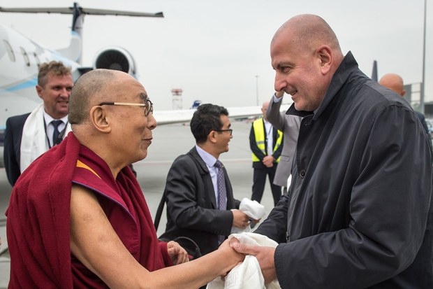 ༧གོང་ས་མཆོག་པོ་ལེན་ཊའི་གྲོང་ཁྱེར་ཝརོ་ཙ་ལཝ་(Wroclaw)་རུ་ཞབས་སོར་འཁོད་སྐབས། ༢༠༡༦།༩།༡༩ ༧གོང་ས་མཆོག་པོ་ལེན་ཊའི་གྲོང་ཁྱེར་ཝརོ་ཙ་ལཝ་(Wroclaw)་རུ་ཞབས་སོར་འཁོད་སྐབས། ༢༠༡༦།༩།༡༩