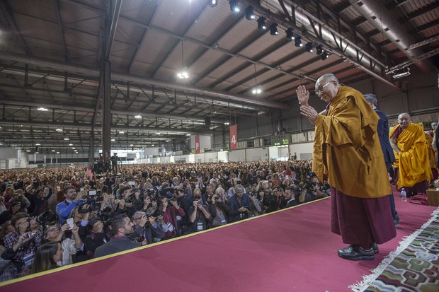 ༧གོང་ས་མཆོག་ཨི་ཊཱ་ལིའི་མི་ལཱན་གྲོང་ཁྱེར་ནང་གི་མཛད་འཕྲིན་སྐབས། ༢༠༡༦།༡༠།༢༡
