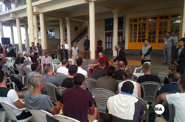 ༧གོང་ས་མཆོག་གིས་ཨོསི་ཏྲེ་རི་ལི་ཡའི་དབྱུག་རྩེད་སྤོ་ལོའི་རྕེད་འགྲན་རུ་ཁག་ལ་མཇལ་ཁ་དང་བཀའ་སློབ་གནང་སྐབས། ༢༠༡༧།༣།༢༤