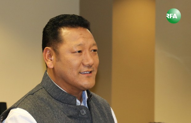 ཟླ་བ་རིན་ཆེན་ལགས།