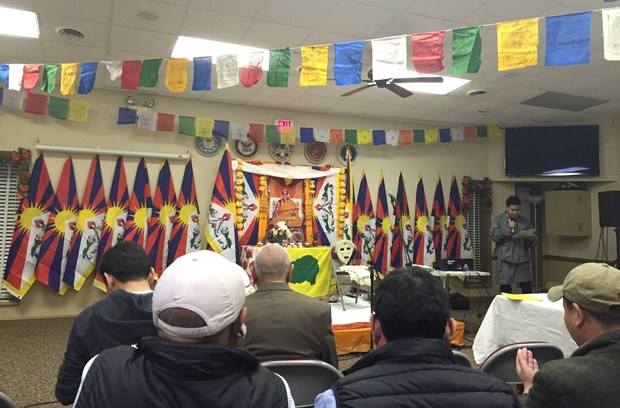 ཨ་མི་རི་ཀའི་རྒྱལ་སའི་མངའ་ཁུལ་གྱི་ས་གནས་བོད་ཀྱི་གཞོན་ནུ་ལྷན་ཚོགས་དབུ་བརྙེས་བའི་ཉིན་མོ་སྲུང་བརྩི་གནང་བཞིན་པ། ༢༠༡༥།༡༠།༡༢ ཨ་མི་རི་ཀའི་རྒྱལ་སའི་མངའ་ཁུལ་གྱི་ས་གནས་བོད་ཀྱི་གཞོན་ནུ་ལྷན་ཚོགས་དབུ་བརྙེས་བའི་ཉིན་མོ་སྲུང་བརྩི་གནང་བཞིན་པ། ༢༠༡༥།༡༠།༡༢
