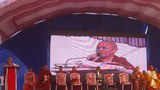 སྤྱི་འཐུས་ཚོགས་གཞོན་ཨ་ཅཱརྱ་ཡེ་ཤེས་ཕུན་ཚོགས་མཆོག་གིས་རྒྱ་གར་ནག་སྤུར་ནང་གཏམ་བཤད་གནང་བཞིན་པ། ༢༠༡༧།༢།༨