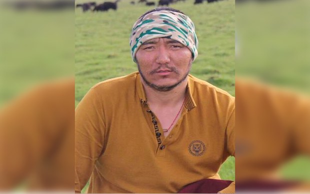 ཆབ་སྲིད་བཙོན་ཟུར་དགེ་འདུན་པ་ཆོས་ཀྱིས་ལགས།