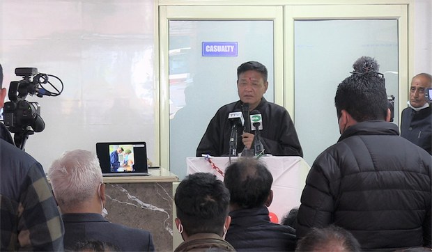 རྡ་རམ་ས་ལར་སྣ་འཛོམས་སྨན་ཁང་གསར་བ་ཞིག་བཙུགས་པ་སྲིད་སྐྱོང་མཆོག་གིས་སྒོ་འབྱེད་གནང་འདུག རྡ་རམ་ས་ལར་སྣ་འཛོམས་སྨན་ཁང་གསར་བ་ཞིག་བཙུགས་པ་སྲིད་སྐྱོང་མཆོག་གིས་སྒོ་འབྱེད་གནང་འདུག