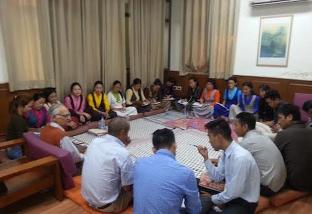 ལྡི་ལིར་དགེ་རྒན་ཚོར་སློབ་ཁྲིད་གནང་སྟངས་ཟབ་སྦྱོང་གནང་སྐབས། ༢༠༡༦།༡༠།༣༡