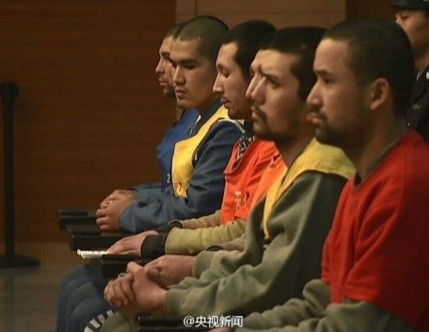 ཤིན་ཅང་Urumqiའབྲིང་རིམ་མི་མང་ཁྲིམས་ཁང་གི་ཁྲིམས་ར།