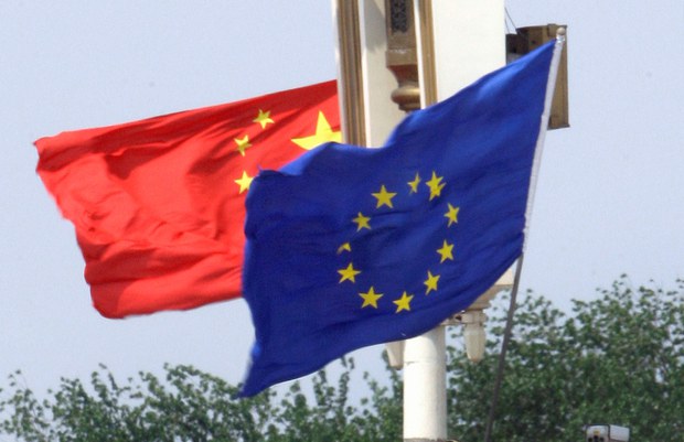 རྒྱ་ནག་དང་ཡོ་རོབ་མཉམ་སྦྲེལ་གྱི་དར་ཆ།