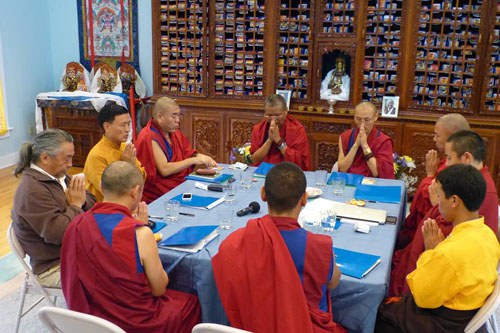 ཕྱི་གླིང་བོན་མཐུན་འབྲེལ་ལྷན་ཚོགས་ཚོགས་བཞིན་པ། ཕྱི་གླིང་བོན་མཐུན་འབྲེལ་ལྷན་ཚོགས་ཚོགས་བཞིན་པ།