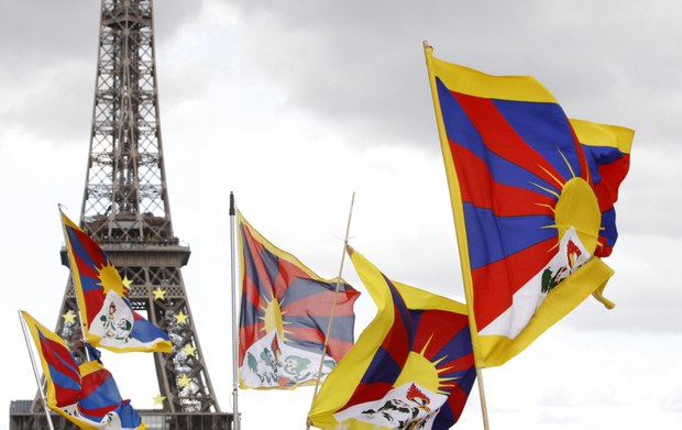 ཧྥ་རན་སིའི་ནང་གི་བོད་རིགས་ཚོས་འཛིན་གྲྭ་བཅུ་གཉིས་ཀྱི་ཡིག་རྒྱུགས་ནང་བོད་ཡིག་བཅུག་དགོས་པའི་ཐད་ཧྥ་རན་སིའི་ཤེས་རིག་ལས་ཁུངས་ལ་སྙན་གསན་ཕུལ་ཡོད་པ།