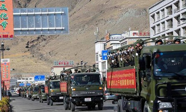 བོད་ནང་རྒྱ་ནག་གི་དམག་དཔུང་བསྐྱོད་བཞིན་པ། 