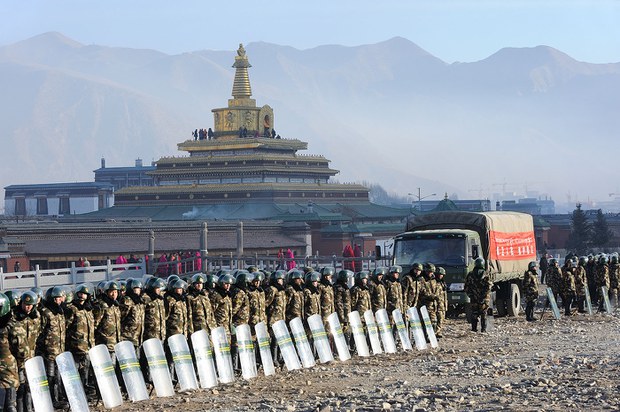མདོ་སྨད་བླ་བྲང་ཕྱོགས་སུ།
