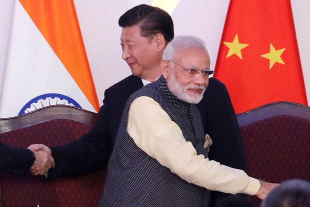 རྒྱ་ནག་གི་དཔལ་འབྱོར་ཉམས་ཆགས་སོགས་གནད་དོན་མང་དག་ལ་བརྟེན་རྒྱ་ནག་གིས་རྒྱ་གར་ལ་ངོ་དགའ་སྤྲེལ་ལད་བྱེད་བཞིན་ཡོད་པ། ཉམས་ཞིབ་པས་འགྲེལ་བརྗོད་གནང་གི་འདུག རྒྱ་ནག་གི་དཔལ་འབྱོར་ཉམས་ཆགས་སོགས་གནད་དོན་མང་དག་ལ་བརྟེན་རྒྱ་ནག་གིས་རྒྱ་གར་ལ་ངོ་དགའ་སྤྲེལ་ལད་བྱེད་བཞིན་ཡོད་པ། ཉམས་ཞིབ་པས་འགྲེལ་བརྗོད་གནང་གི་འདུག