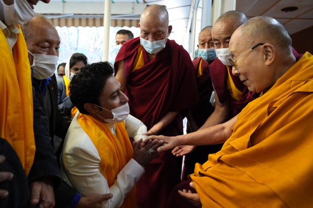 སྟོན་པའི་མཛད་རྣམ་འཁྲབ་སྟོན་པ་གྷ་གན་མཱ་ལིཀ་ལགས་ཀྱིས་ནག་པུར་དུ་དགེ་འདུན་པའི་སྦྱོང་བརྡར་ལྟེ་གནས་ཁང་ཞིག་གསར་འཛུགས་བྱེད་འཆར་ཡོད་པ་༸གོང་ས་མཆོག་ལ་སྙན་སེང་ཞུས་འདུག སྟོན་པའི་མཛད་རྣམ་འཁྲབ་སྟོན་པ་གྷ་གན་མཱ་ལིཀ་ལགས་ཀྱིས་ནག་པུར་དུ་དགེ་འདུན་པའི་སྦྱོང་བརྡར་ལྟེ་གནས་ཁང་ཞིག་གསར་འཛུགས་བྱེད་འཆར་ཡོད་པ་༸གོང་ས་མཆོག་ལ་སྙན་སེང་ཞུས་འདུག