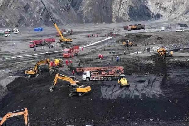 རྐང་ཚ་རྫོང་གི་རྡོ་སོལ་སྔོག་ཡུལ་གྱི་གཏེར་ཁུང་བརྡིབས་ནས་མི་༢༠་རྐྱེན་འདས་སུ་ཕྱིན་འདུག