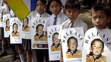 པཎ་ཆེན་རིན་པོ་ཆེ་ནང་མི་སྐུ་འཁོར་དབུས་བོད་ཀྱི་ཆབ་སྲིད་བཙོན་པ་རྣམས་གློད་བཀྲོལ་དགོས།