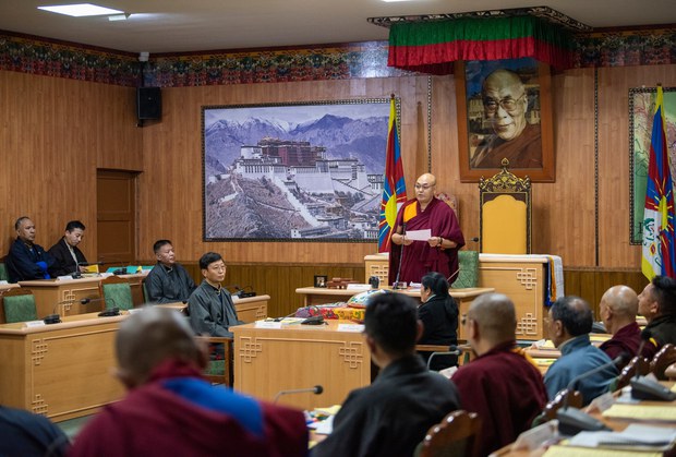 སྤྱི་འཐུས་དགེ་བཤེས་སྨོན་ལམ་མཐར་ཕྱིན་ལགས་ལ་བསྙོན་འཛུགས་ཀྱི་གནས་བབ་དེ། གཞི་རྩ་མེད་པ་དང་གཙང་མ་ཆགས་ཚར་པ་རེད་ཅེས། སྤྱི་འཐུས་ཚོགས་གཙོ་ནས་གསུངས་པ། སྤྱི་འཐུས་དགེ་བཤེས་སྨོན་ལམ་མཐར་ཕྱིན་ལགས་ལ་བསྙོན་འཛུགས་ཀྱི་གནས་བབ་དེ། གཞི་རྩ་མེད་པ་དང་གཙང་མ་ཆགས་ཚར་པ་རེད་ཅེས། སྤྱི་འཐུས་ཚོགས་གཙོ་ནས་གསུངས་པ།
