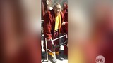 དགེ་བཤེས་ཚེ་དབང་རྣམ་རྒྱལ་ལགས་ཀློད་གྲོལ་བཏང་སྟེ་ལོ་ཤས་འགྲོ་བཞིན་ཡོད་ཀྱང་ཁོང་གི་འཕྲོད་བསྟེན་གནས་སྟངས་ཉམ་ཞན་དང་རྐང་པ་གཉིས་ཞ་བོར་གྱུར་ཡོད་པ།