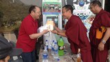 མགོ་ལོག་འཇིགས་མེད་ལགས་རྡ་སར་བདེ་འབྱོར་བྱུང་བར་སྤྱི་འཐུས་རྨོག་རུ་བསྟན་པ་ལགས་ཀྱིས་འཚམས་འདྲི་ཞུ་བཞིན་པ། ༢༡༠༤།༥།༡༩