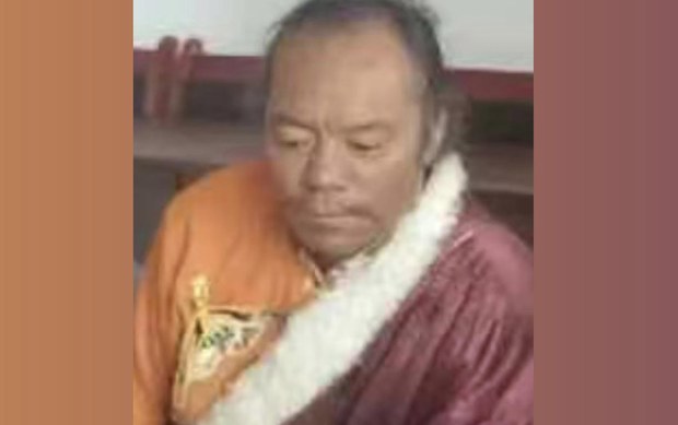 རྒྱ་ནག་གཞུང་གིས་མགོ་ལོག་དཔོན་སྐོར་སྡེ་པའི་མི་གྲངས་ ༢༠ ལྷག་འཛིན་བཟུང་དང་སྡེ་དཔོན་མགོན་པོ་རྣམ་རྒྱལ་ལ་བཅར་རྡུང་རྐྱེན་གྱིས་འདས་གྲོངས་སུ་གྱུར་འདུག རྒྱ་ནག་གཞུང་གིས་མགོ་ལོག་དཔོན་སྐོར་སྡེ་པའི་མི་གྲངས་ ༢༠ ལྷག་འཛིན་བཟུང་དང་སྡེ་དཔོན་མགོན་པོ་རྣམ་རྒྱལ་ལ་བཅར་རྡུང་རྐྱེན་གྱིས་འདས་གྲོངས་སུ་གྱུར་འདུག