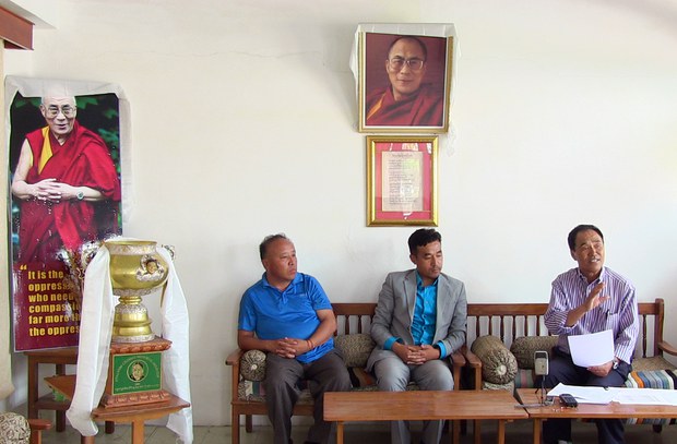 རྒྱལ་ཡུམ་ཆེན་མོའི་དྲན་རྟེན་རྐང་རྩེད་སྤོ་ལོའི་འགྲན་བསྡུར་ཐེངས་༢༡པ་སྤེལ་རྒྱུའི་གསལ་བསྒྲགས་གནང་སྐབས། ༢༠༡༥།༥།༢༧ རྒྱལ་ཡུམ་ཆེན་མོའི་དྲན་རྟེན་རྐང་རྩེད་སྤོ་ལོའི་འགྲན་བསྡུར་ཐེངས་༢༡པ་སྤེལ་རྒྱུའི་གསལ་བསྒྲགས་གནང་སྐབས། ༢༠༡༥།༥།༢༧