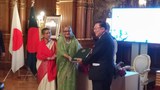 ཉི་ཧོང་བོད་ཀྱི་སྐུ་ཚབ་དོན་གཅོད་ཟུར་པ་རྒྱ་རི་པདྨ་རྒྱལ་པོ་ལགས་སུ། བྷངྒ་ལ་དེ་ཤེ་རྒྱལ་ཁབ་ཀྱི་རང་དབང་ཆེད་དམག་འཁྲུག་གི་གྲོགས་པོ་ཟེར་བའི་ཆེ་བསྟོད་བྱ་དགའ་གནང་ཡོད་པ།