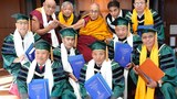 ༸གོང་ས་མཆོག་གིས་ཏཱ་ལའི་བླ་མ་མཐོ་སློབ་ཀྱི་སྐབས་དང་པོའི་འབུམ་རམས་བསླབ་པ་མཐར་སོན་རྣམས་ལ་མཇལ་ཁ་སྩལ་བ།