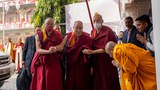 ༸གོང་ས་མཆོག་གནས་མཆོག་རྡོ་རྗེ་གདན་དུ་ཞབས་སོར་བདེ་བར་འཁོད་པ།