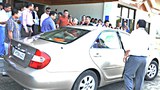 བཞུགས་སྒར་དུ་ཞབས་སོར་འཁོད་གནང་བ།