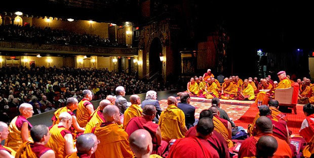  ༸གོང་ས་མཆོག་ནས་ནིའུ་ཡོག་ཏུ་དྲང་ངེས་ལེགས་བཤད་སྙིང་པོའི་བཀའ་ཆོས་དབུ་འཛུགས།